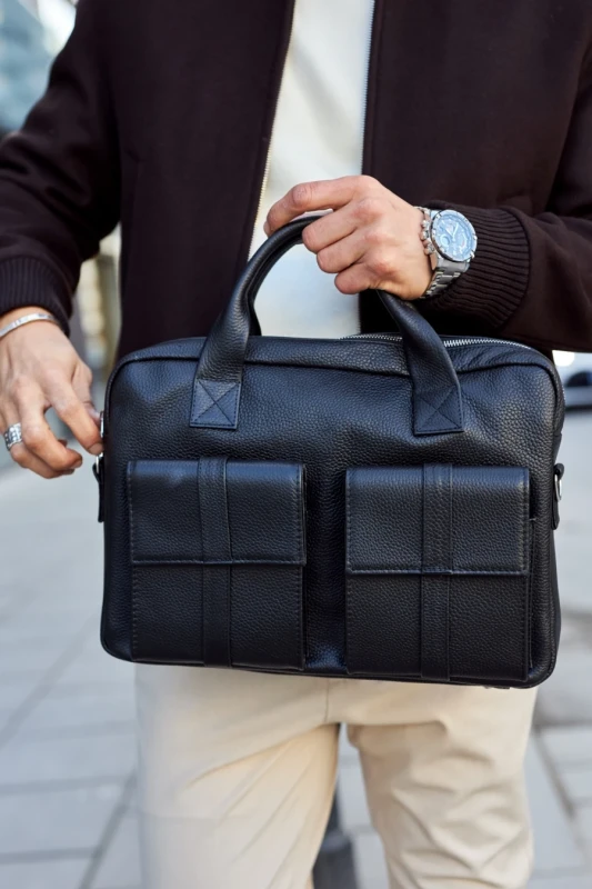 Czarna torba męska skórzana Tizano z kieszeniami i długim paskiem