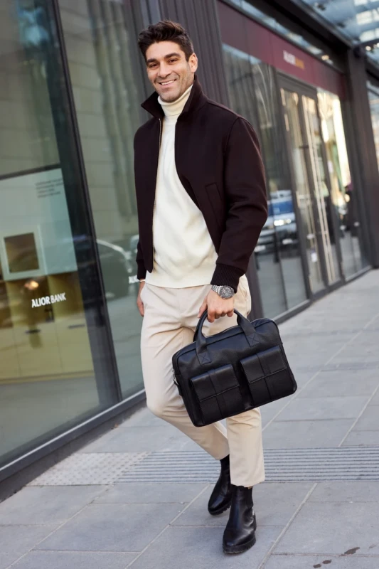 Czarna torba męska skórzana Tizano z kieszeniami i długim paskiem