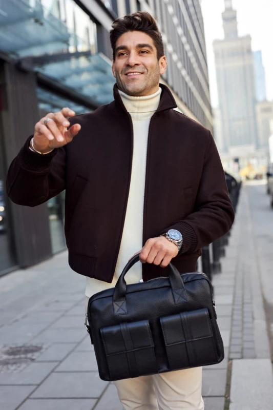 Czarna torba męska skórzana Tizano z kieszeniami i długim paskiem