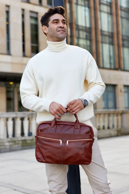 Brązowa skórzana torba męska Tizano z kieszeniami i długim paskiem