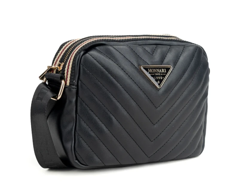 Czarna Torebka Listonoszka Monnari – Pikowany Front i Szeroki Pasek