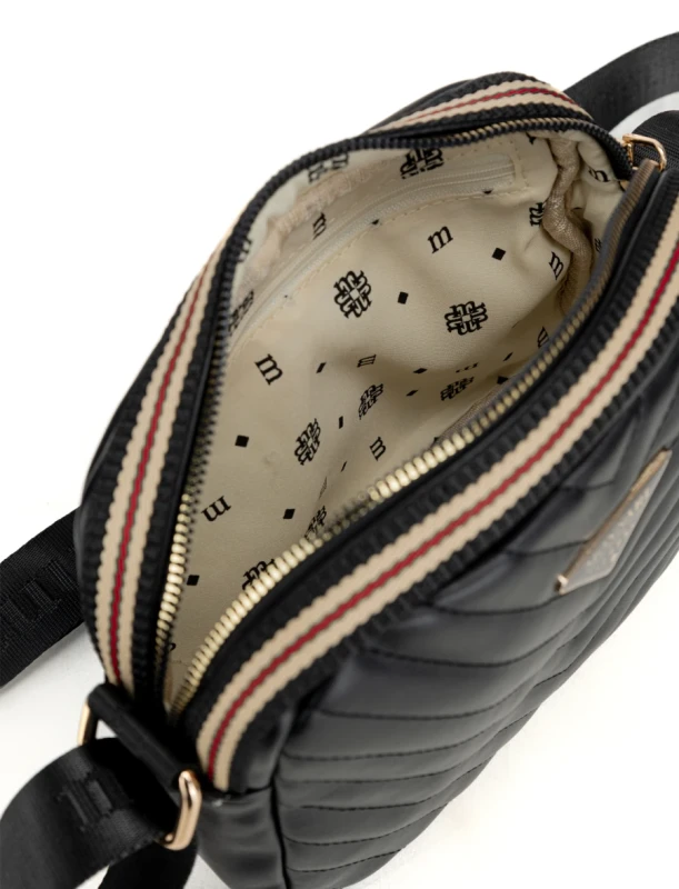 Czarna Torebka Listonoszka Monnari – Pikowany Front i Szeroki Pasek