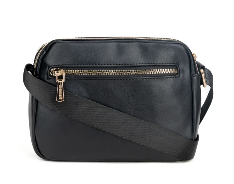 Czarna Torebka Listonoszka Monnari – Pikowany Front i Szeroki Pasek