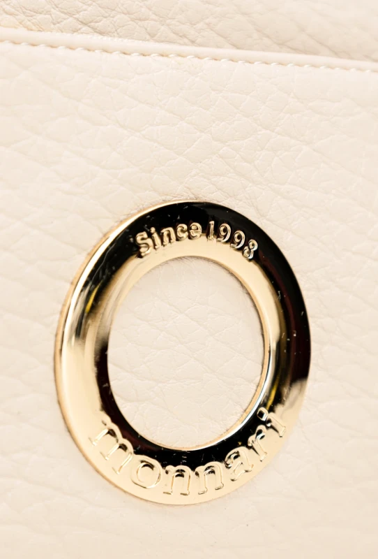 Kremowa Listonoszka Monnari z Logowanym Paskiem – Wielozadaniowa Torebka z Kieszeniami | Kolekcja 2026