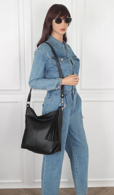 Włoska Torebka Worek Vera Pelle z Frędzlem – Skórzany Hobo Bag | Made in Italy | Czarna