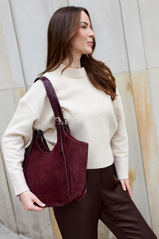 Włoska Torebka Skórzana Vera Pelle – Zamszowy Shopper z Wężowym Motywem | Burgund