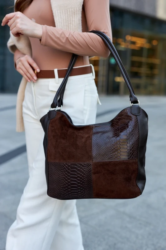 Włoska Torebka Skórzana A4 Vera Pelle – Zamszowy Shopper Bag Krokodyl | Skóra Naturalna | Czekoladowy brąz