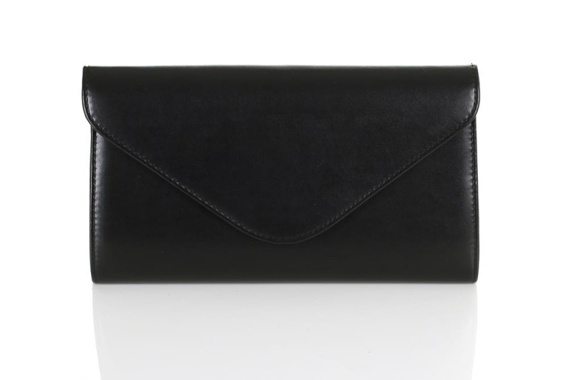 Czarna matowa kopertówka