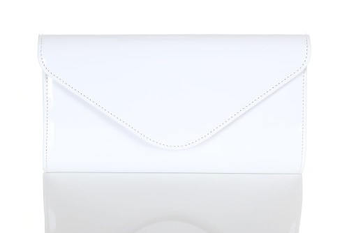 Biała lakierowana kopertówka W25
