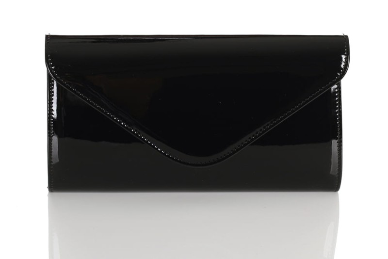 mała lakierowana kopertówka