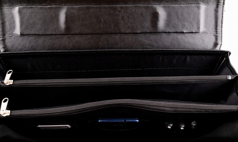 Czarna AKTÓWKA męska Neseser T10